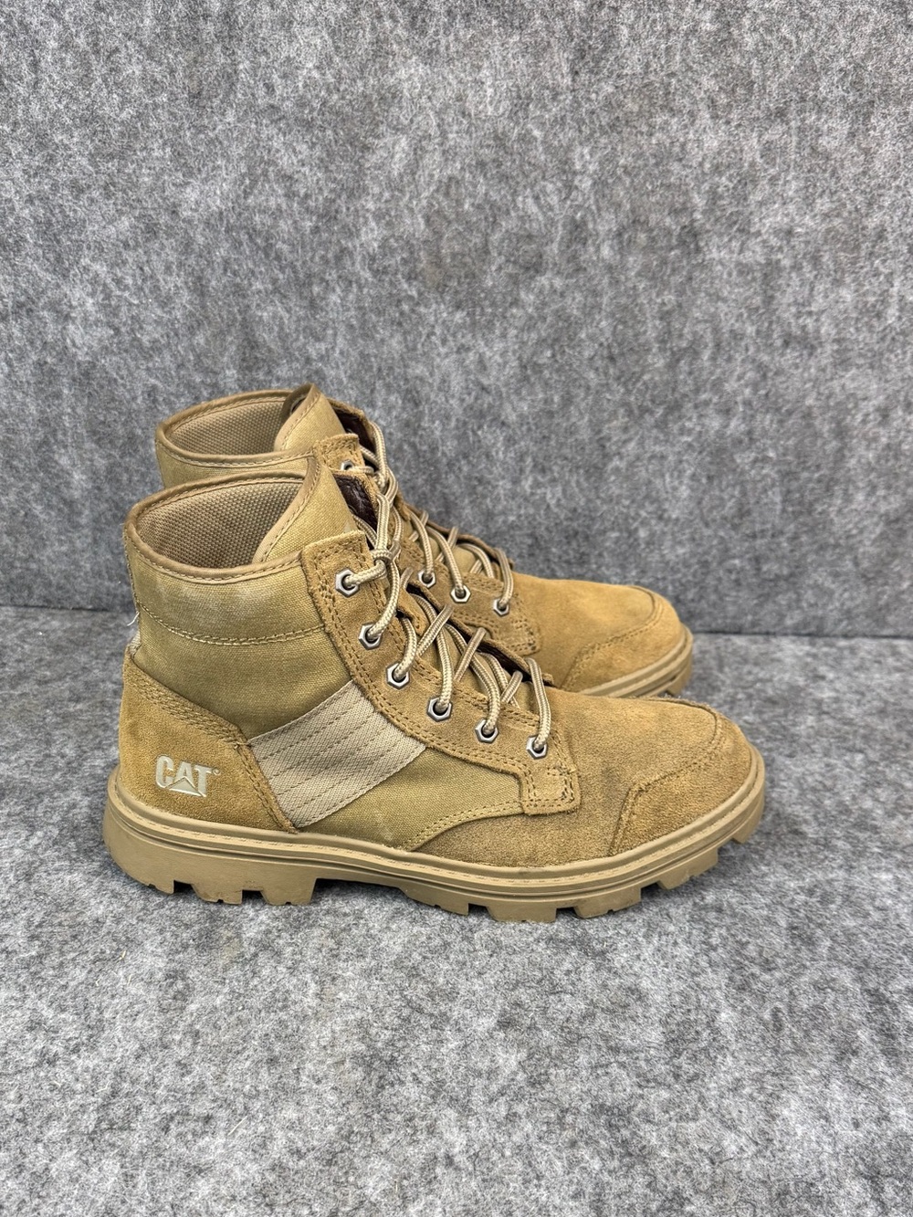 Caterpillar Tan Work Shoe Interior with Yellow Label Men’s Boots Size 10M